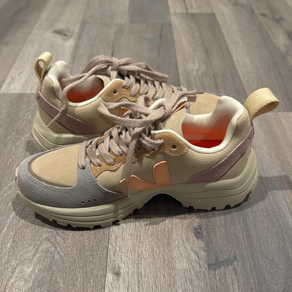 VEJA VENTURI SUEDE ALMOND PEACH MULTICO SNEAKERS - Picture 7 of 11
